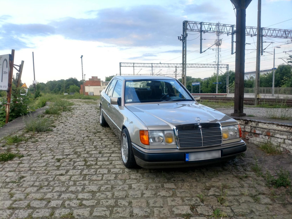 MercedesBenz W124 250D 19 500 PLN Poznań Klasykami.pl
